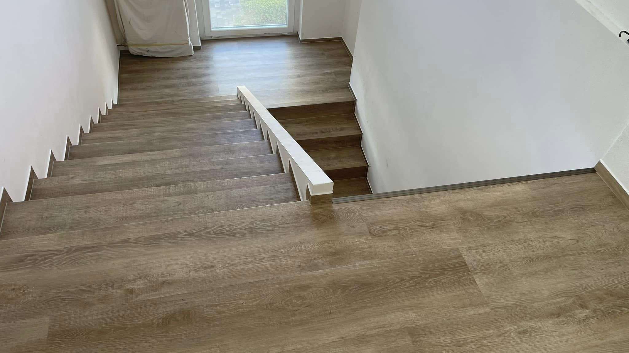 Realizacja PrimePodłoga: schody winylowe i podłoga, dekor Calgary