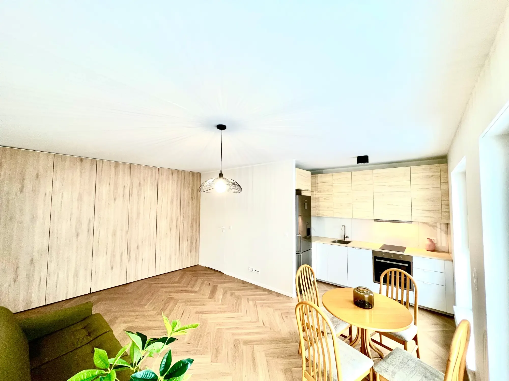 Jagerndorf — jodełka SPC na klik 5 mm (Egibi Floors) — przykład ułożenia