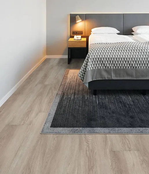 Project Floors floors@work PW 3210 dąb szarobeżowy deska klejona LVT 0,55 mm