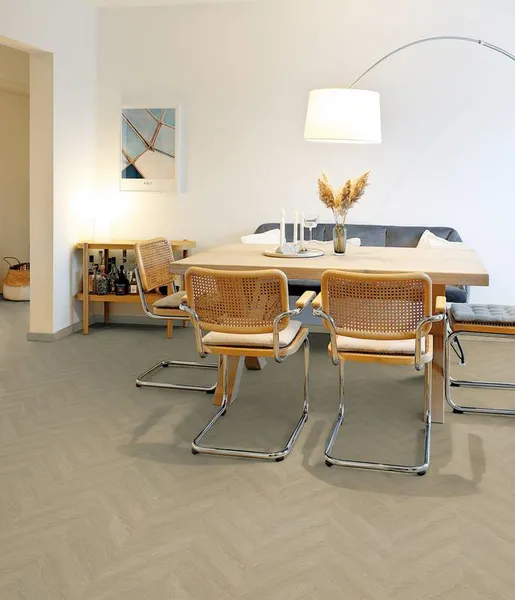 Project Floors Mellow Woods PW 5010 dąb jasnoszary jodełka francuska chevron klejona Dryback LVT panele winylowe