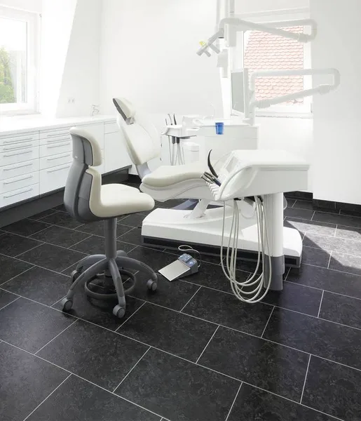 Project Floors floors@work SL 306 kamień czarny płytka 45,7×30,5 klejona LVT 0,55 mm