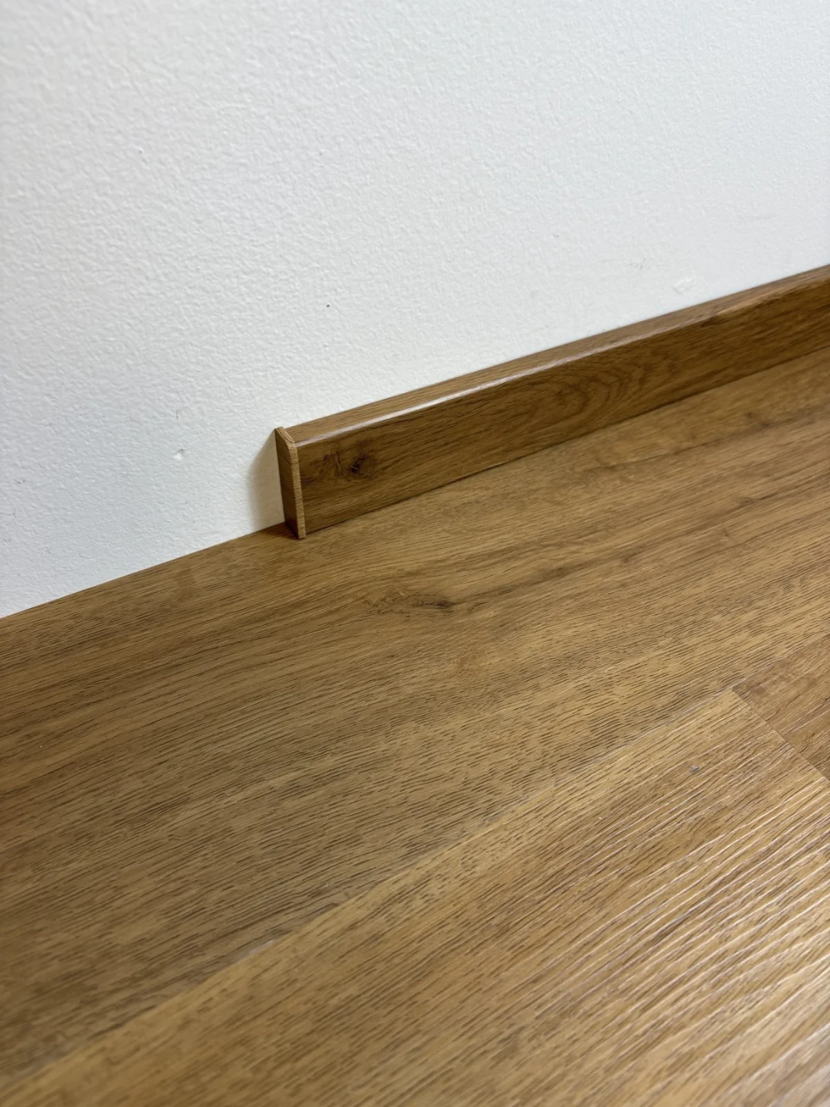 Listwa przypodłogowa 2m Hamilton SPC RIGID Egibi Floors