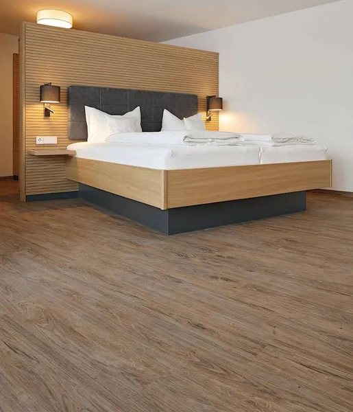 Project Floors floors@work PW 3115 dąb brązowy deska klejona LVT 0,55 mm